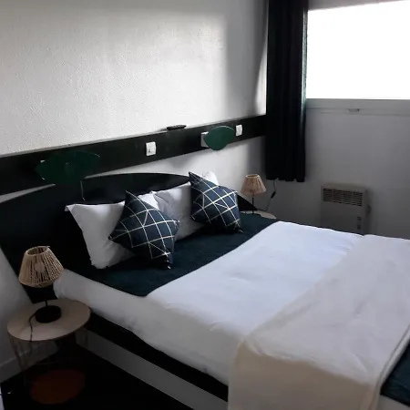 Hotel Mervil Airport